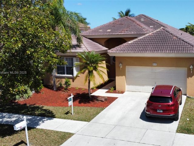 Продажа дома по адресу 575 SE 29th Dr - фото 5724674