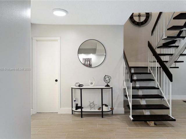 Дом в аренду по адресу 6863 SW 104th Ct - фото 6186282