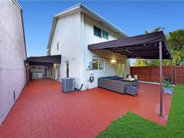 Дом в аренду по адресу 6863 SW 104th Ct - фото 6186283