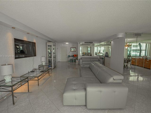 Квартира в аренду номер14D - фото 5577925