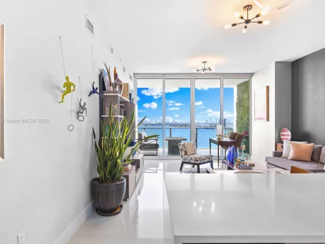 Продажа квартиры #1708 - фото 5656136