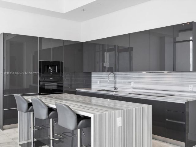 Продажа квартиры #5101 - фото 5612392