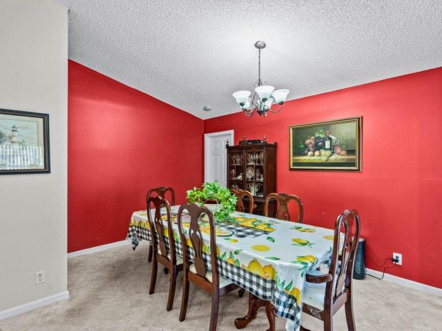 Продажа дома по адресу 2195 NW 14th Street - фото 5880033