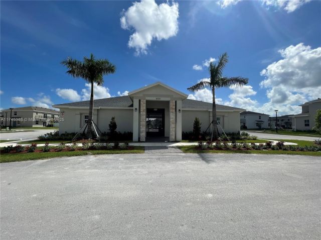 Дом в аренду по адресу 848 SE 17th St 0 - фото 5841046