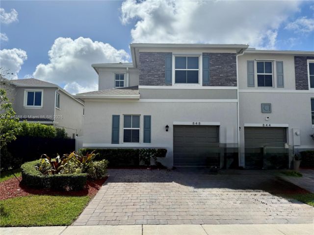 Дом в аренду по адресу 848 SE 17th St 0 - фото 5841059