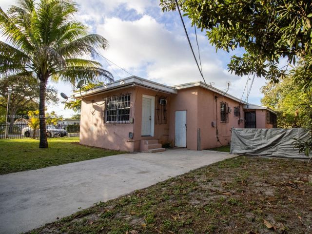 Продажа дома по адресу 13493 NW 8th Ave - фото 5535854