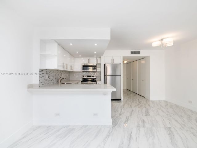 Продажа квартиры #1810 - фото 7442584