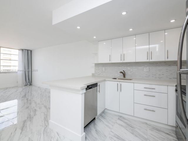 Продажа квартиры #1810 - фото 7442585