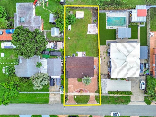 Продажа дома по адресу 713 SW 6th Ave - фото 6062069