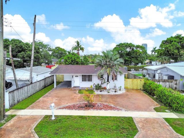 Продажа дома по адресу 713 SW 6th Ave - фото 6062071