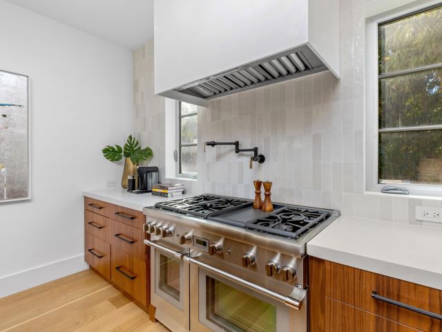 Продажа дома по адресу 2745 S Flagler Drive - фото 5751209