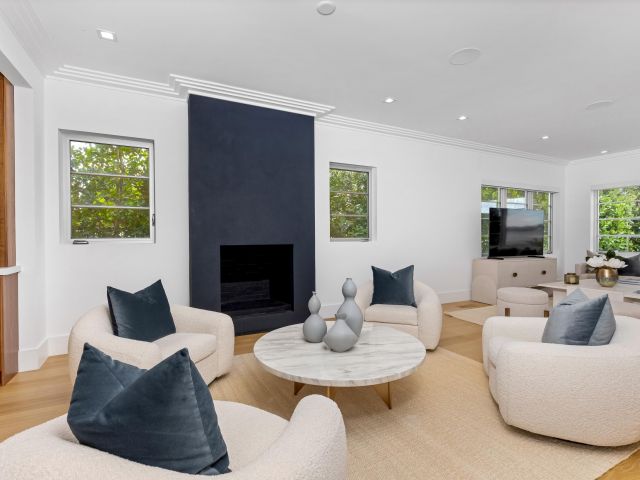 Продажа дома по адресу 2745 S Flagler Drive - фото 5751214