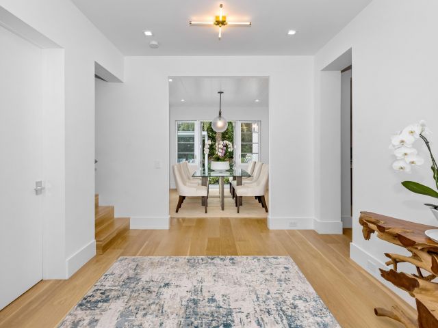 Продажа дома по адресу 2745 S Flagler Drive - фото 5751217