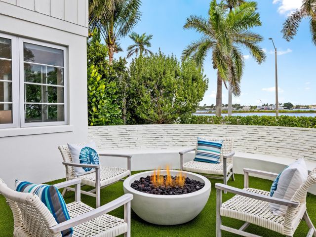 Продажа дома по адресу 2745 S Flagler Drive - фото 5751220