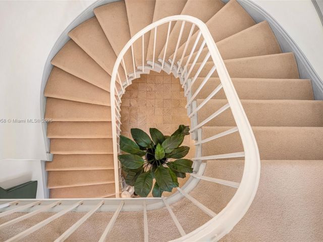 Продажа дома по адресу 4197 S Douglas Rd - фото 6091386