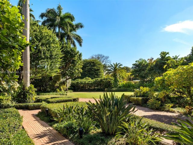 Продажа дома по адресу 4197 S Douglas Rd - фото 6091397