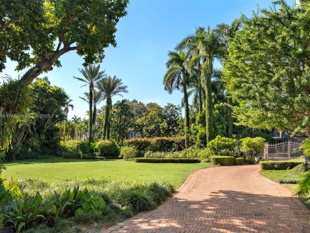 Продажа дома по адресу 4197 S Douglas Rd - фото 6091398