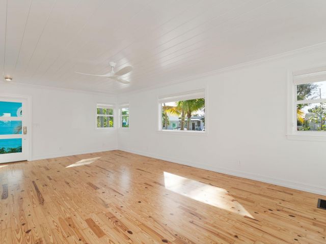 Дом в аренду по адресу 235 Santa Lucia Drive - фото 6782250