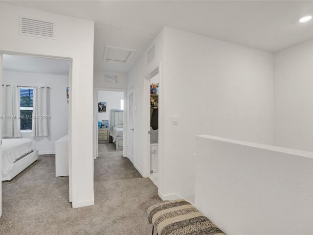 Продажа дома по адресу 838 SE 17th St - фото 5599139