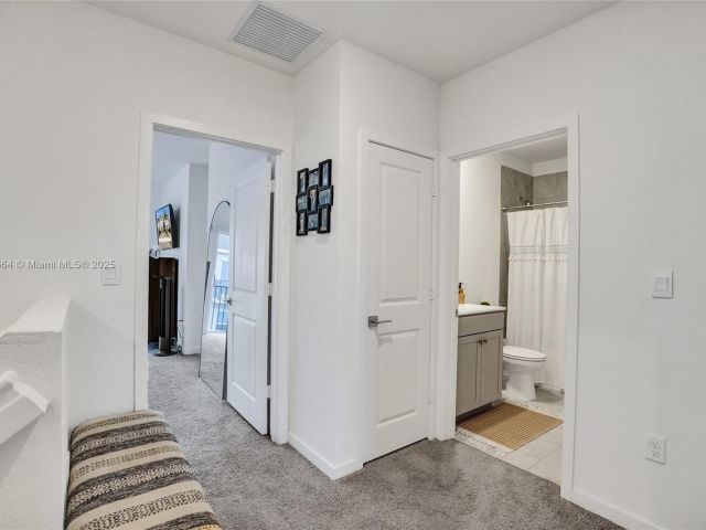 Продажа дома по адресу 838 SE 17th St - фото 5599140