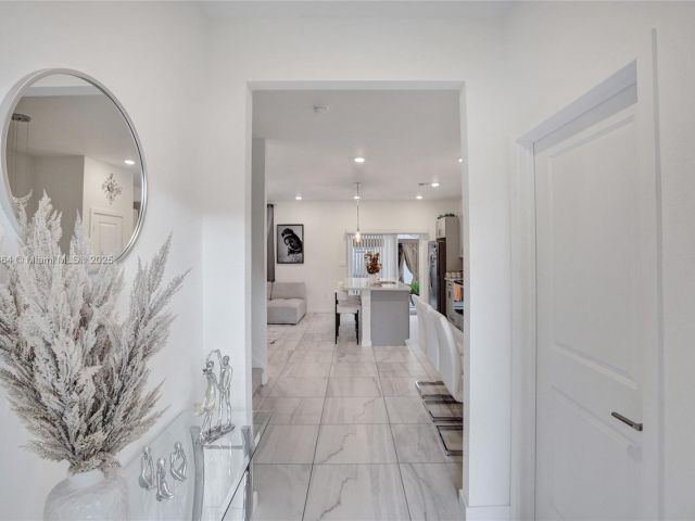 Продажа дома по адресу 838 SE 17th St - фото 5599151