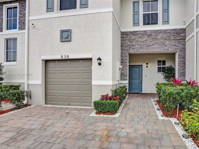 Продажа дома по адресу 838 SE 17th St - фото 5599152