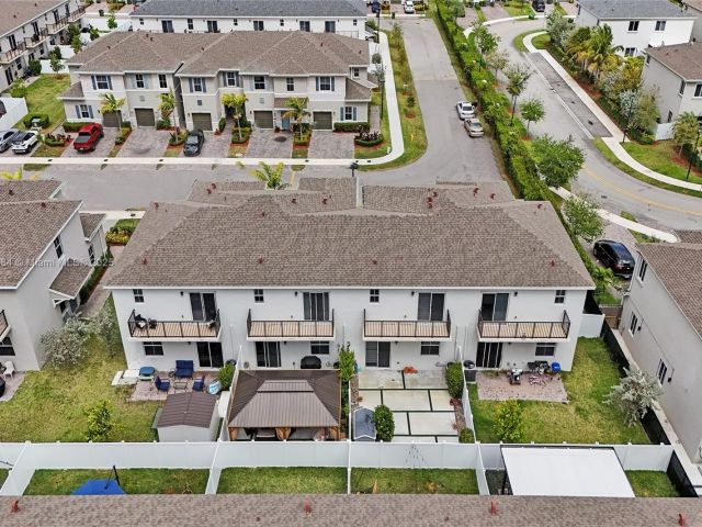 Продажа дома по адресу 838 SE 17th St - фото 5599156