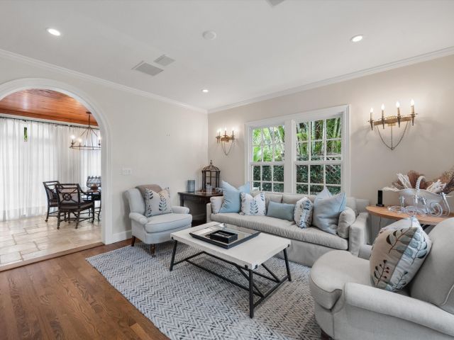 Продажа дома по адресу 2411 Aravale Road - фото 6405414