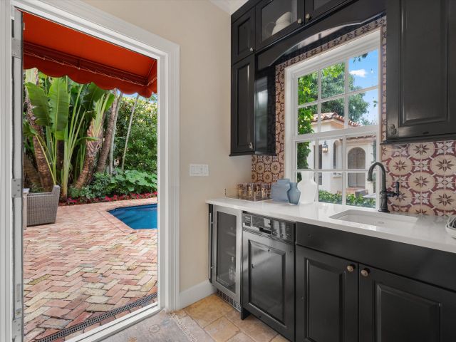 Продажа дома по адресу 2411 Aravale Road - фото 6405415