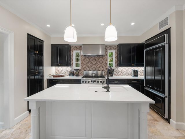 Продажа дома по адресу 2411 Aravale Road - фото 6405419