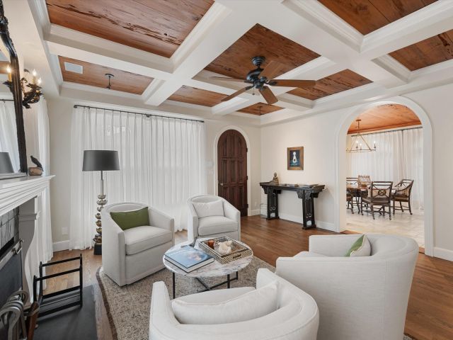 Продажа дома по адресу 2411 Aravale Road - фото 6405427