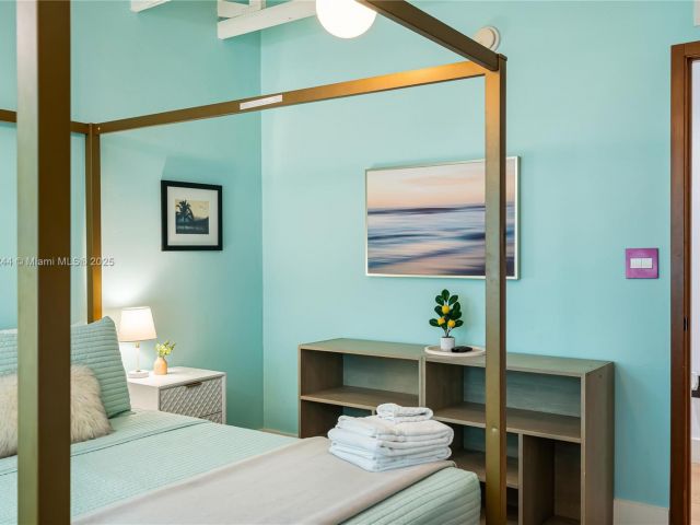 Дом в аренду по адресу 524 Oleander Dr - фото 5524060