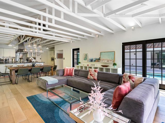 Дом в аренду по адресу 524 Oleander Dr - фото 5524066