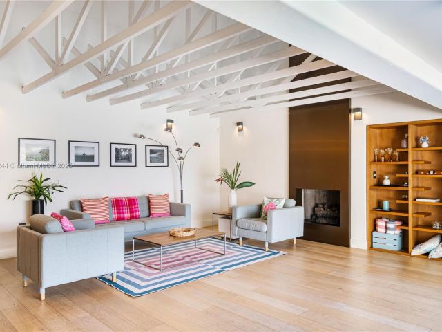 Дом в аренду по адресу 524 Oleander Dr - фото 5524075