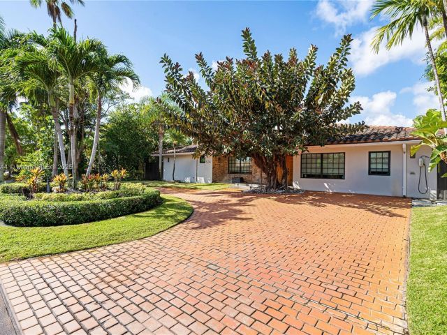 Дом в аренду по адресу 524 Oleander Dr - фото 5524077