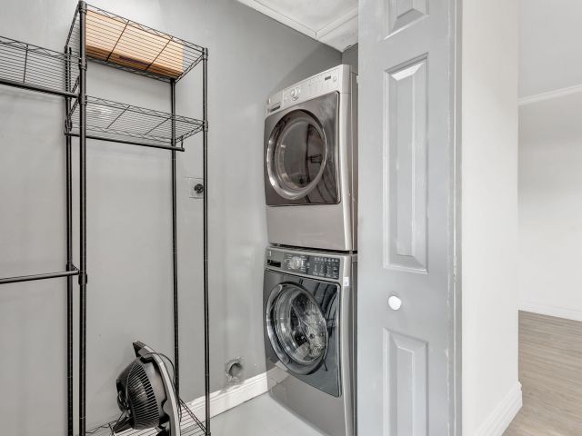 Продажа дома по адресу 1649 NE 31st Street - фото 6282402