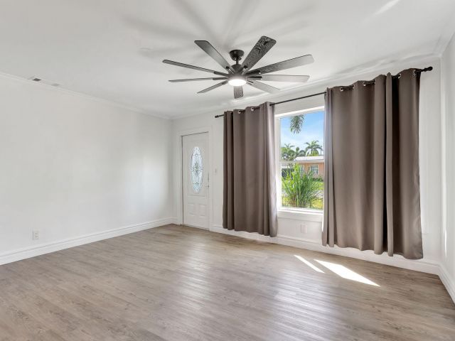 Продажа дома по адресу 1649 NE 31st Street - фото 6282406