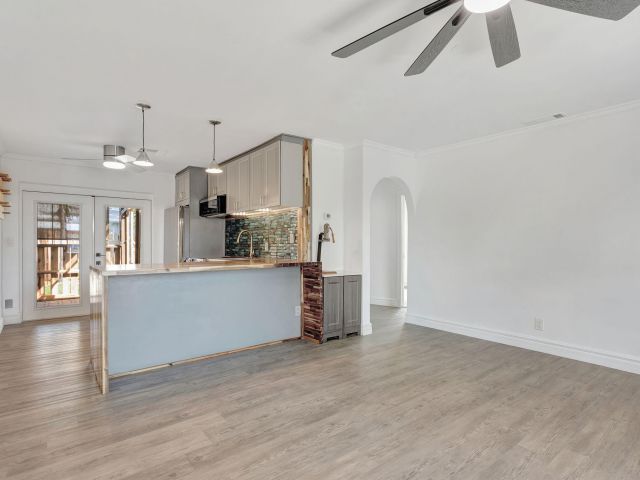 Продажа дома по адресу 1649 NE 31st Street - фото 6282409