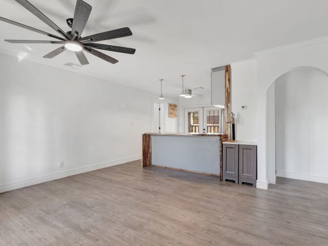 Продажа дома по адресу 1649 NE 31st Street - фото 6282410