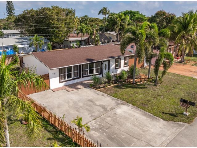 Продажа дома по адресу 1649 NE 31st Street - фото 6282411