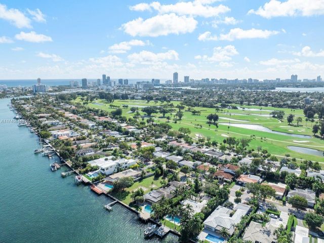 Продажа дома по адресу 765 N Shore Dr - фото 5517622