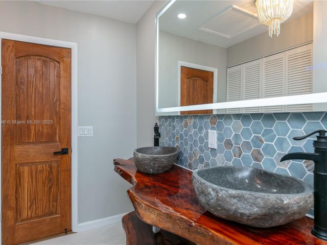 Продажа дома по адресу 1507 Harding St - фото 5753454