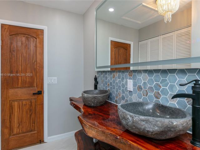 Продажа дома по адресу 1507 Harding St - фото 5753455