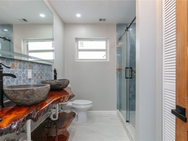 Продажа дома по адресу 1507 Harding St - фото 5753457