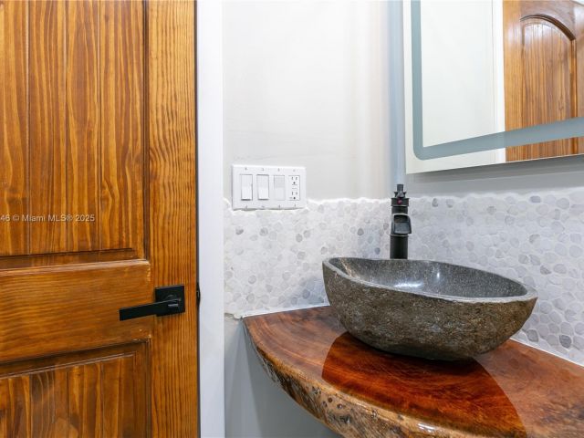 Продажа дома по адресу 1507 Harding St - фото 5753459