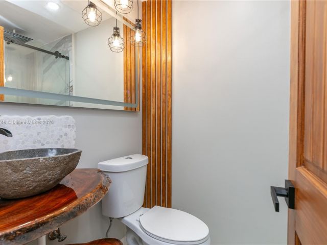 Продажа дома по адресу 1507 Harding St - фото 5753461