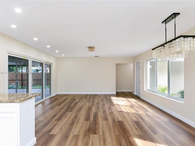 Продажа дома по адресу 1507 Harding St - фото 5753467