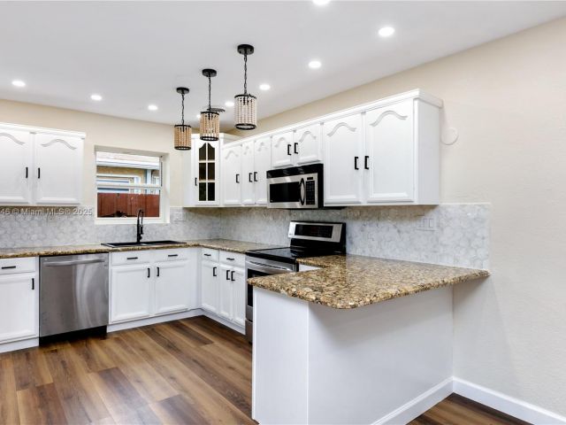 Продажа дома по адресу 1507 Harding St - фото 5753471