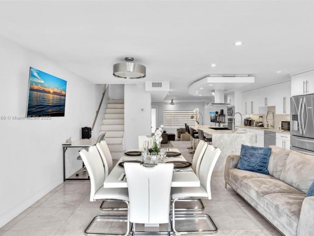 Продажа дома по адресу 1044 NW N River - фото 6138483