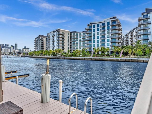 Продажа дома по адресу 1044 NW N River - фото 6138488